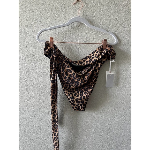 Good American 10 Ways to wear Leopard Print Bikini Bottom - Picture 4 of 13